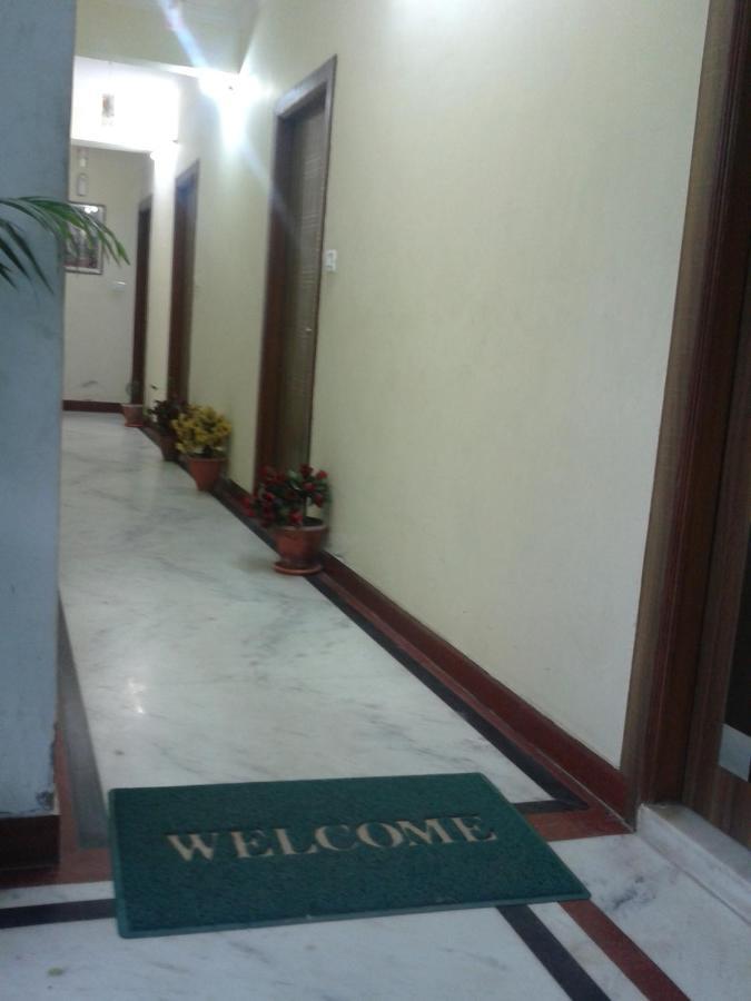 Basil Inn Home Stay Walking Distance From Taj Mahal Agra Agra  Dış mekan fotoğraf