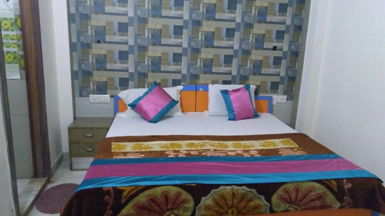 Basil Inn Home Stay Walking Distance From Taj Mahal Agra Agra  Oda fotoğraf