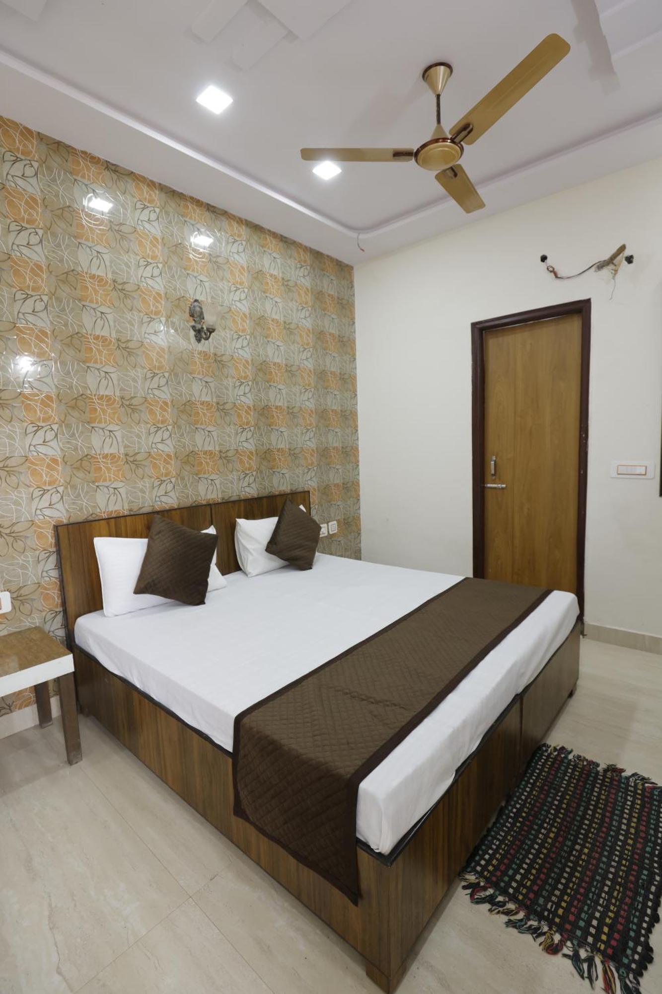 Basil Inn Home Stay Walking Distance From Taj Mahal Agra Agra  Dış mekan fotoğraf